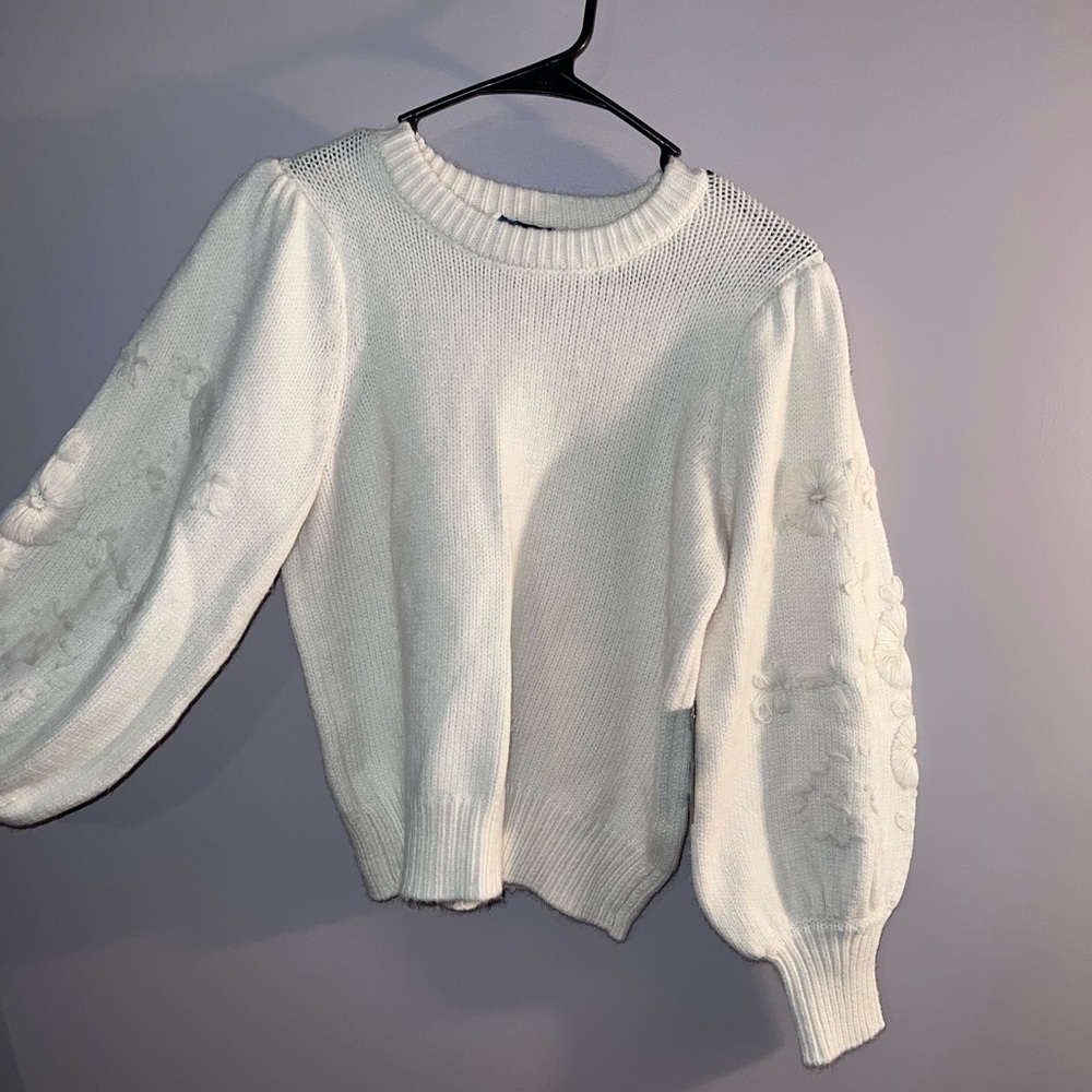 cliche’ ivory sweater, size XS.